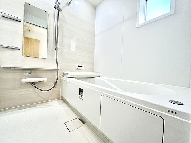 落ち着いた雰囲気でゆっくりお寛ぎいただけるバスルーム