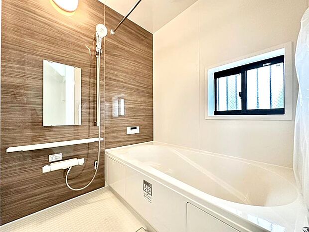 落ち着いた雰囲気でゆっくりお寛ぎいただけるバスルーム