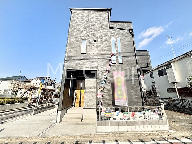 たっぷりの陽光と心地よい風が舞い込む住まい