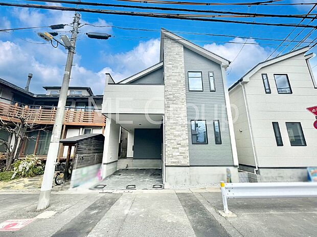 堂々完成！たっぷりの陽光と開放感に包まれる明るい住まい。 