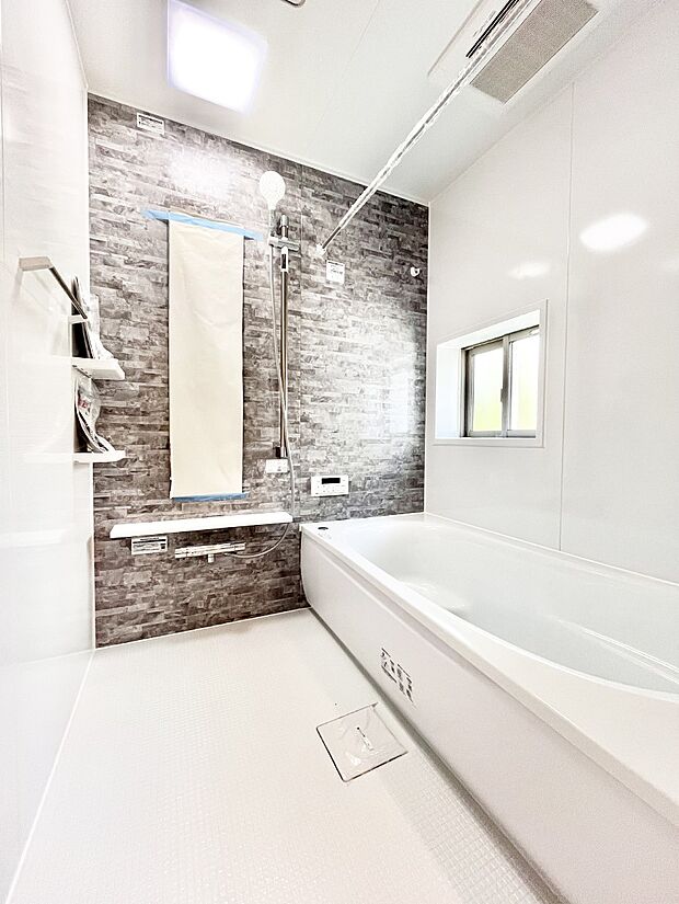 落ち着いた雰囲気でゆっくりお寛ぎいただけるバスルーム