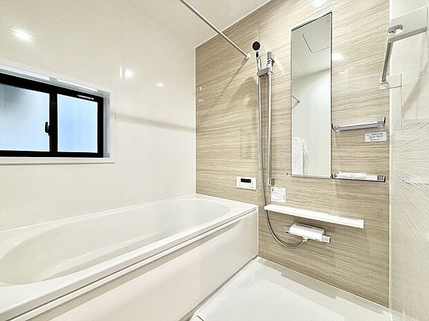 落ち着いた雰囲気でゆっくりお寛ぎいただけるバスルーム