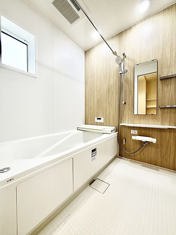 落ち着いた雰囲気でゆっくりお寛ぎいただけるバスルーム