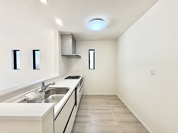 ゆとりあるキッチンではご家族と楽しくお料理ができます。