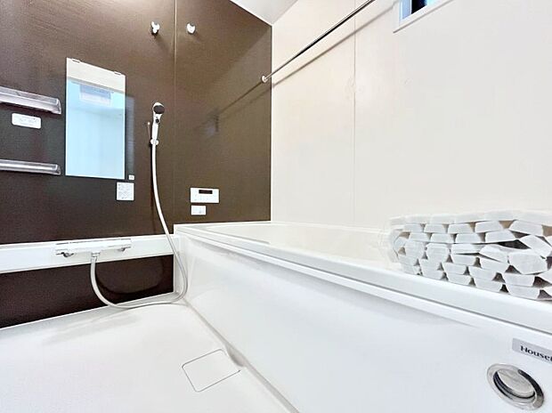 落ち着いた雰囲気でゆっくりお寛ぎいただけるバスルーム