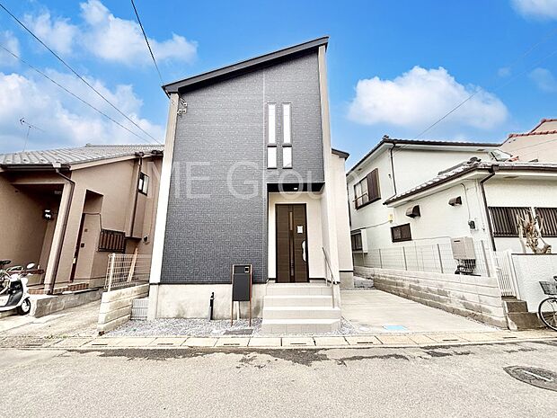 たっぷりの陽光と心地よい風が舞い込む住まい