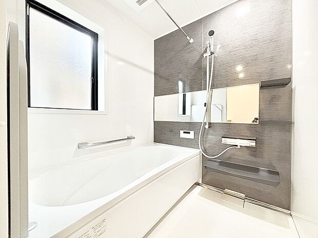 落ち着いた雰囲気でゆっくりお寛ぎいただけるバスルーム