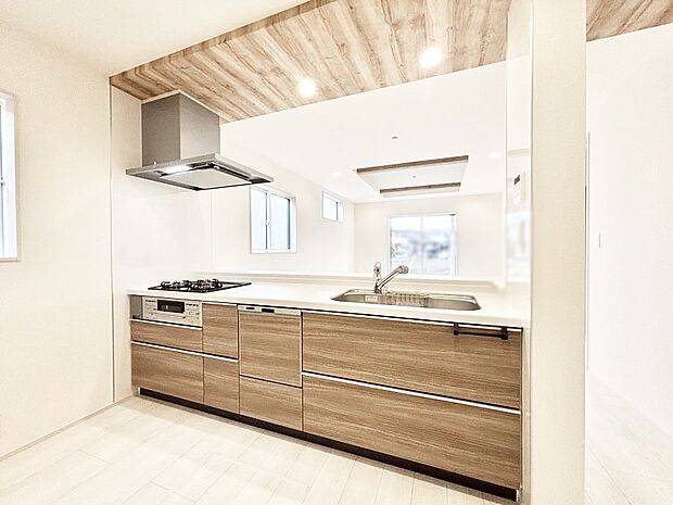 ゆとりあるキッチンではご家族と楽しくお料理ができます。