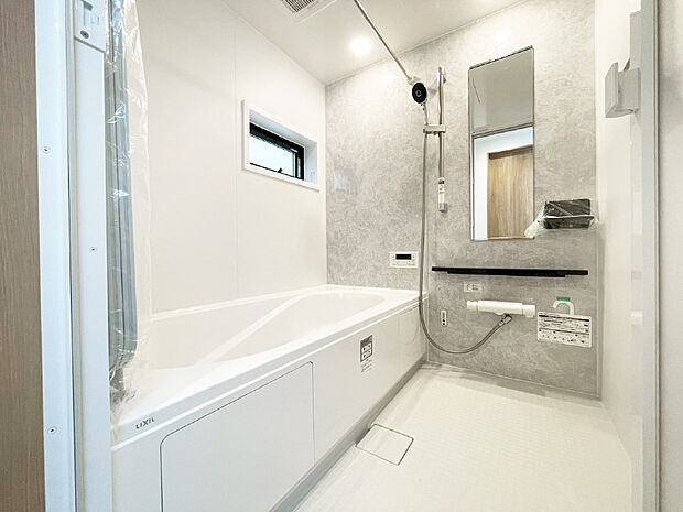 落ち着いた雰囲気でゆっくりお寛ぎいただけるバスルーム