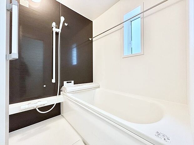 落ち着いた雰囲気でゆっくりお寛ぎいただけるバスルーム