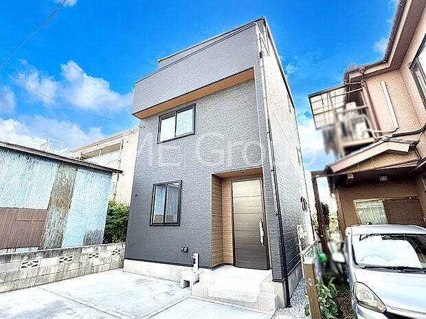 堂々完成!たっぷりの陽光と開放感に包まれる明るい住まい。