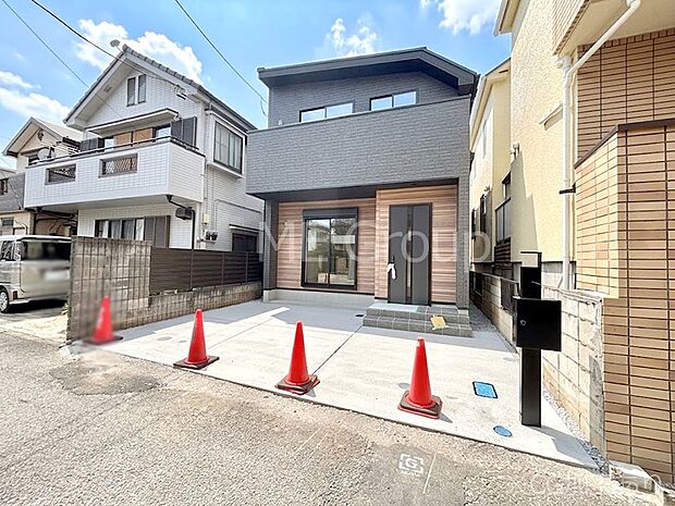 洗練された外観、上質な住空間が広がる室内は永く安心して過ごせる住居です。 