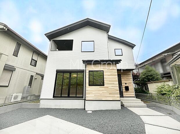 洗練された外観、上質な住空間が広がる室内は永く安心して過ごせる住居です。 