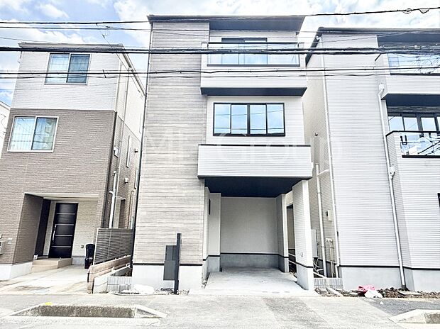 たっぷりの陽光と心地よい風が舞い込む住まい