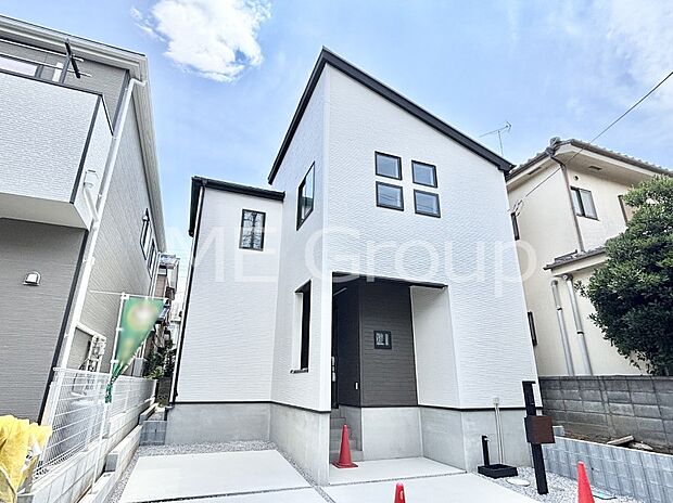 洗練された外観、上質な住空間が広がる室内は永く安心して過ごせる住居です。