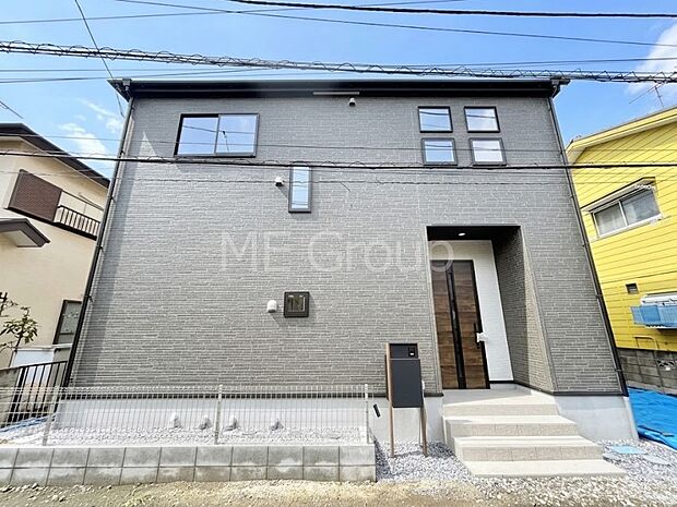 洗練された外観、上質な住空間が広がる室内は永く安心して過ごせる住居です。