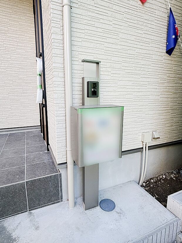 【その他現地】表札・インターホン・ポストをひとつに集約