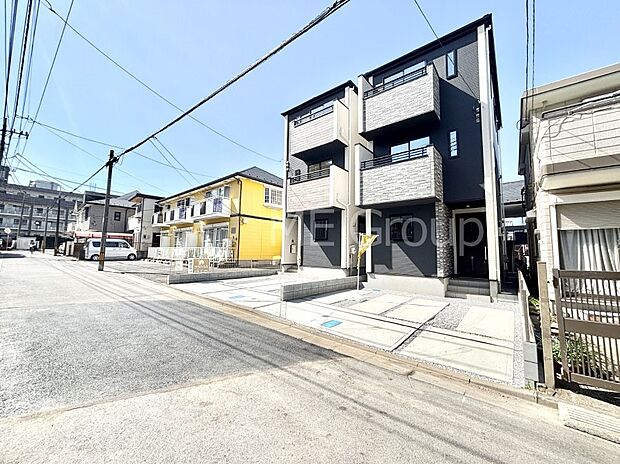 【前面道路含む現地写真】前面道路はきちんと整備されています  