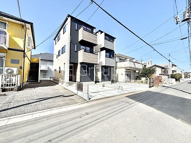 【現地外観写真】たっぷりの陽光と心地よい風が舞い込む住まい