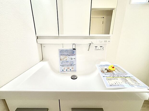 【ハンドシャワー水栓】ハンドシャワー付き！使いやすい洗面台。