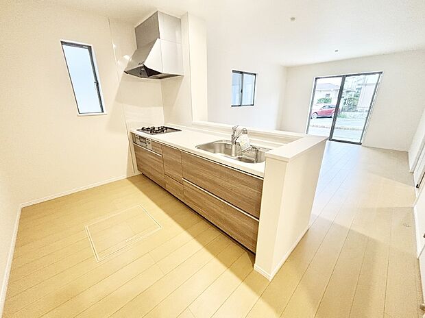 【ダイニングキッチン】料理をしながらご家族との会話を楽しめる対面カウンターキッチン