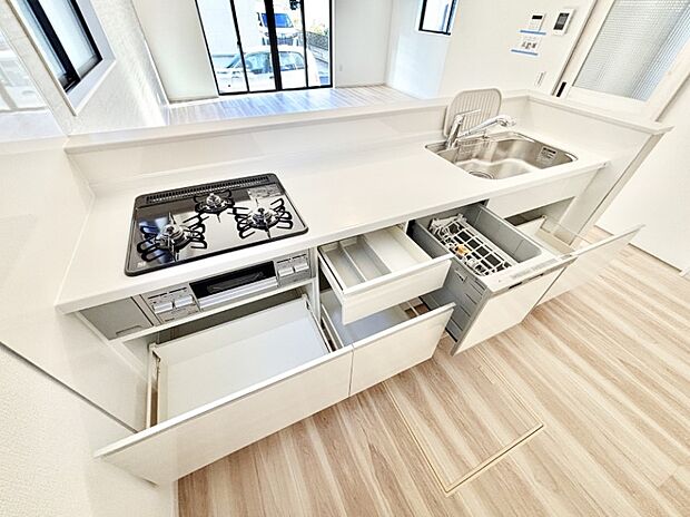 【その他設備(スライド収納)】使いやすさを優先したスライド式収納タイプ!