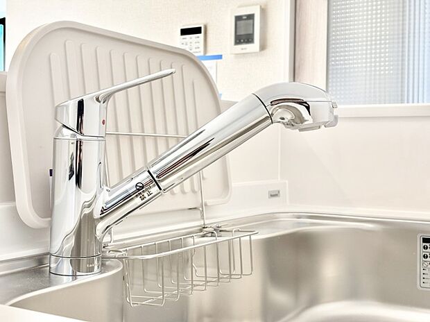 【その他設備(浄水器)】いつでも清潔なおいしいお水を。一つの水栓で水道水と浄水を使い分け。