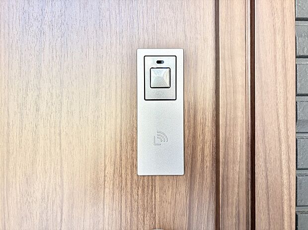 【玄関】ラクラク開錠！スマートコントロールキー。