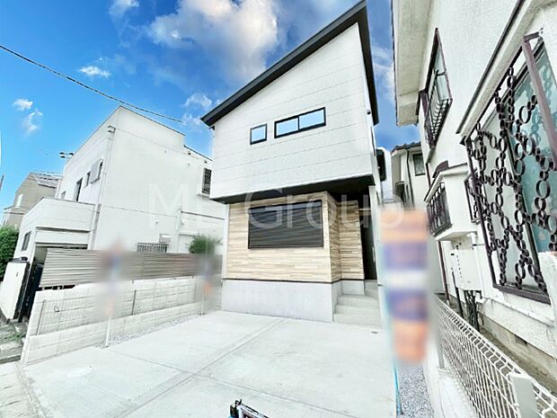 【現地外観写真】たっぷりの陽光と心地よい風が舞い込む住まい 