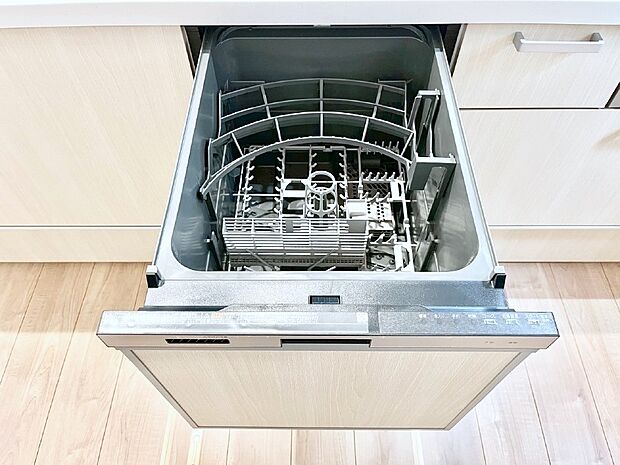 【その他設備(食洗機)】面倒なお片づけは食洗機にお任せ！家事の負担が減って、時間にも気持ちにもゆとりができます。