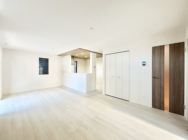 【ダイニング】18帖の広々ＬＤＫは家族みんなの快適空間！家族のつながりを強くする大事なスペース