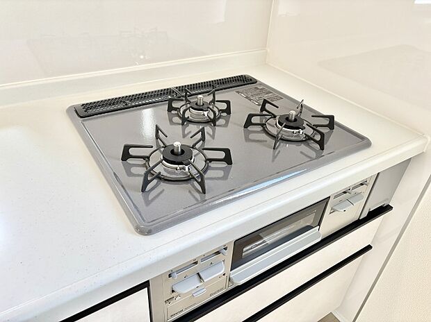 【その他設備(Ｓｉセンサーコンロ)】ガスコンロはＳｉセンサー搭載。火力調節や焦げ付き・消し忘れも防いでくれます。