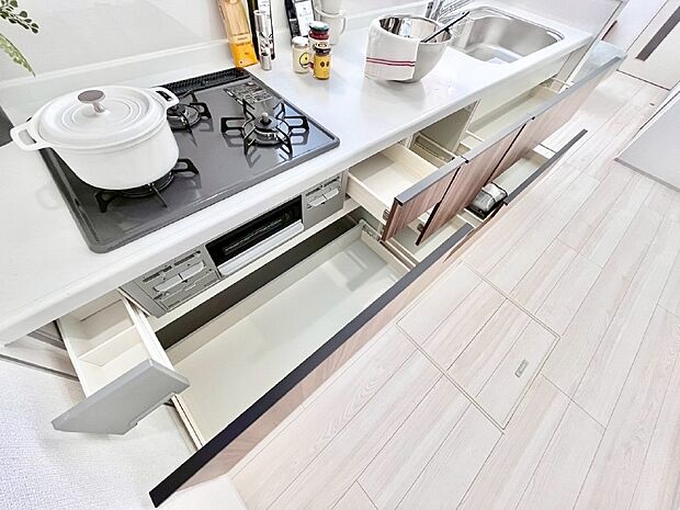 【その他設備(スライド収納)】使いやすさを優先したスライド式収納タイプ！