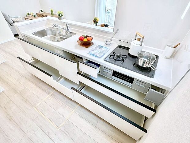 【その他設備(スライド収納)】使いやすさを優先したスライド式収納タイプ!