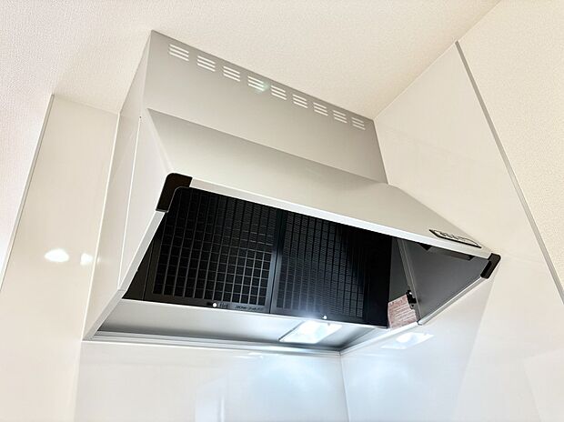 【その他設備(レンジフード)】基本的なお手入れはフィルターのみ！お手入れのしやすさも魅力です。