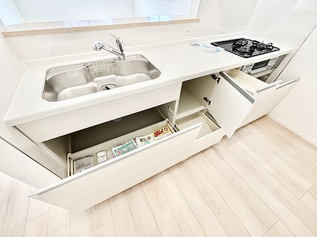 【その他設備(スライド収納)】使いやすさを優先したスライド式収納タイプ!