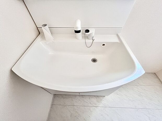 【その他設備(ハンドシャワー水栓)】ハンドシャワー付き!使いやすい洗面台。