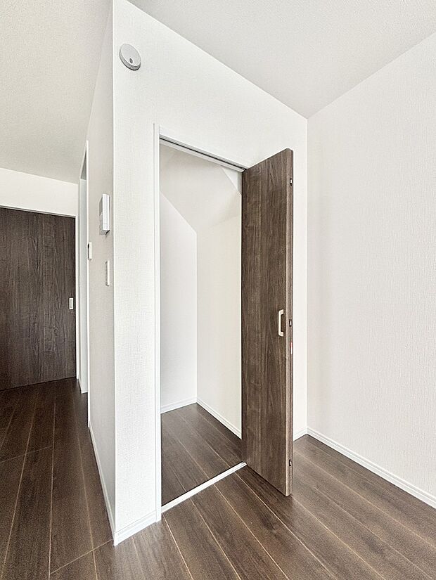 【収納】リビング収納。散らかりがちなリビングもスッキリと保てますね。   