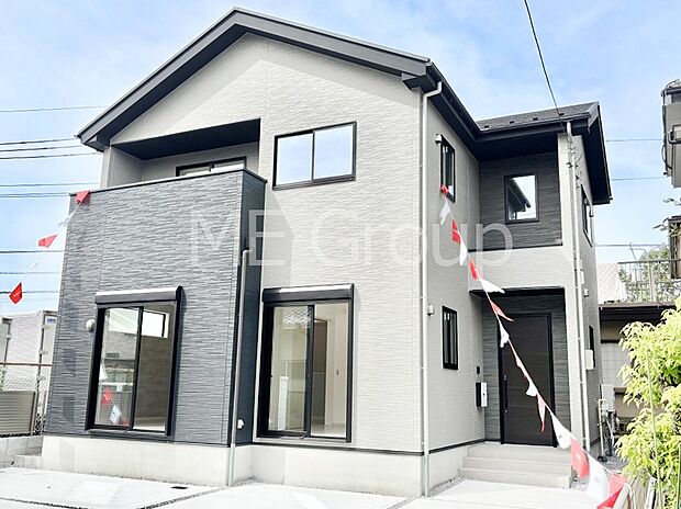 【現地外観写真】たっぷりの陽光と開放感に包まれる明るい住まい  