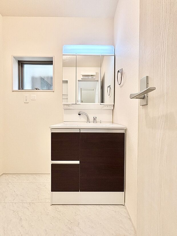 【洗面台・洗面所】収納力と機能性に優れた洗面化粧台