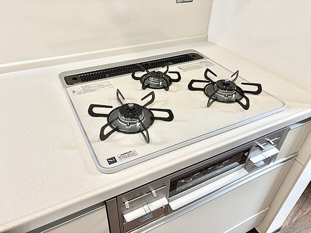 【その他設備(ガスコンロ)】三口ガスコンロでお料理が一気にはかどりそう