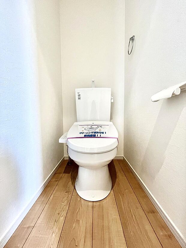 【トイレ】トイレは1階と2階それぞれに配置されていてとても便利です。