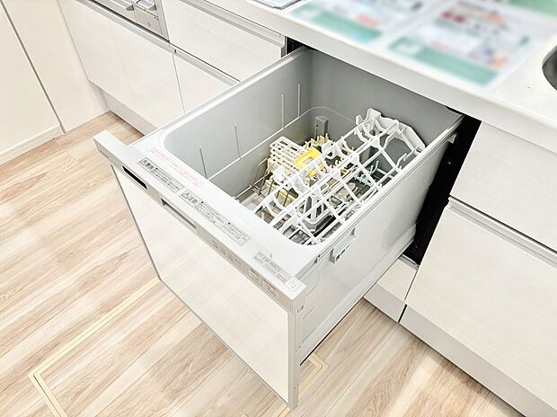 【その他設備(食洗機)】面倒なお片づけは食洗機にお任せ！家事の負担が減って、時間にも気持ちにもゆとりができます。