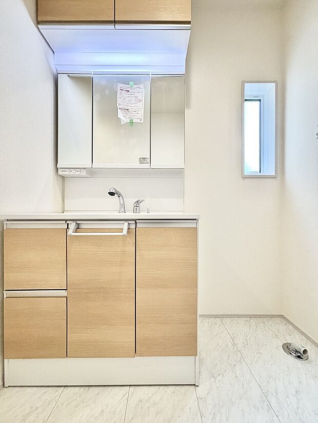 【洗面台・洗面所】明るい洗面所は毎朝の身支度も楽しくできちゃいそうです。