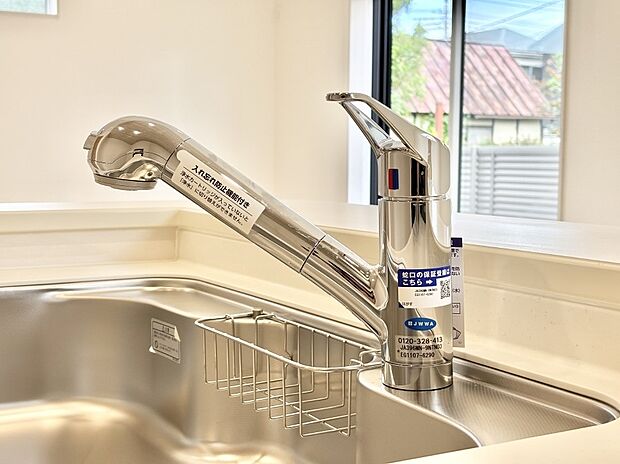 【その他設備(浄水器)】いつでも清潔なおいしいお水を。一つの水栓で水道水と浄水を使い分け。