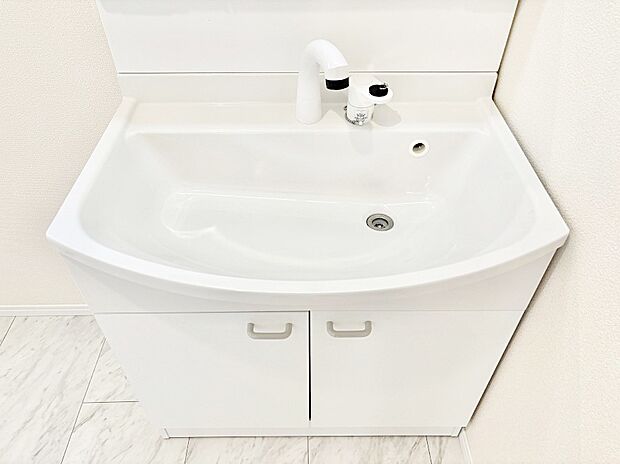 【その他設備(ハンドシャワー水栓)】ハンドシャワー付き!使いやすい洗面台。