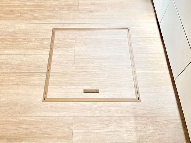 【その他設備(床下収納)】床下収納付き！日用品・非常用品の収納にも大活躍。