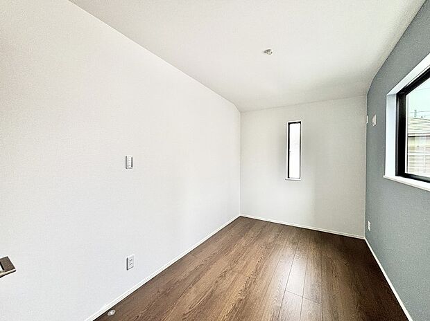 【子供部屋】アクセントクロスがお部屋全体を明るい印象にしてくれます  