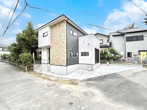 【前面道路含む現地写真】前面道路はきちんと整備されています