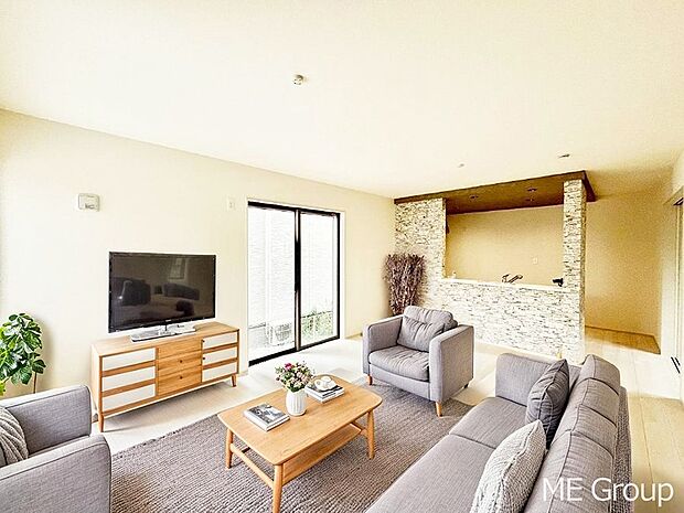 【リビング】落ち着いた雰囲気のＬＤＫは家族みんなの快適空間※家具はCGです